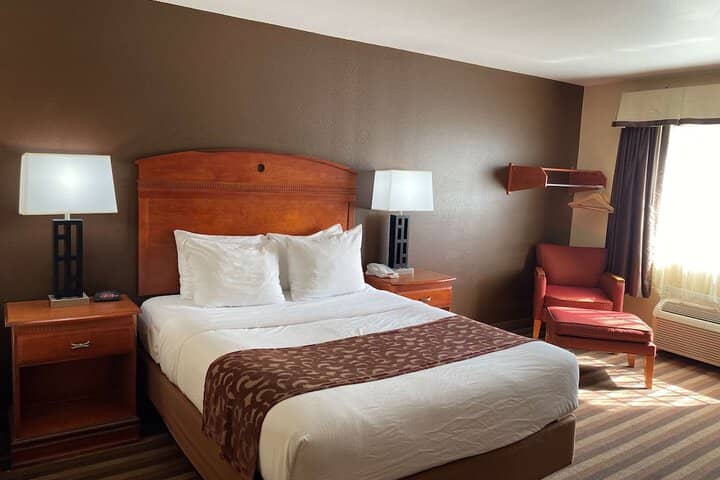 Room 17 of 27
