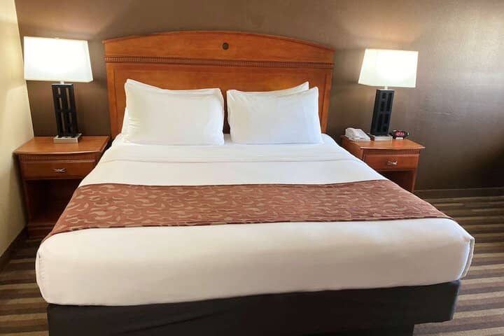Room 8 of 27