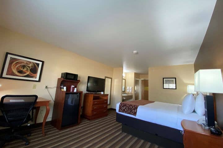 Room 10 of 27