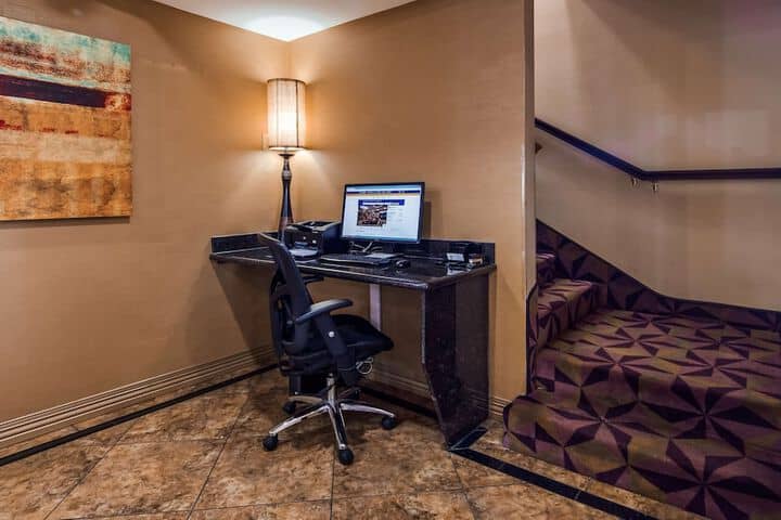 Business Center 27 of 27