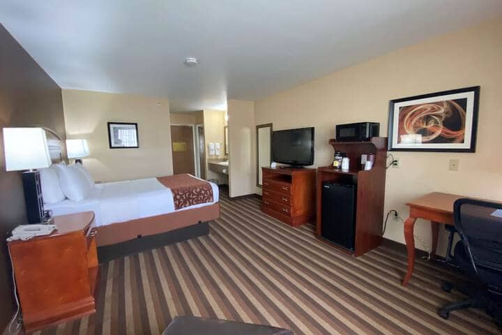 Room 11 of 27